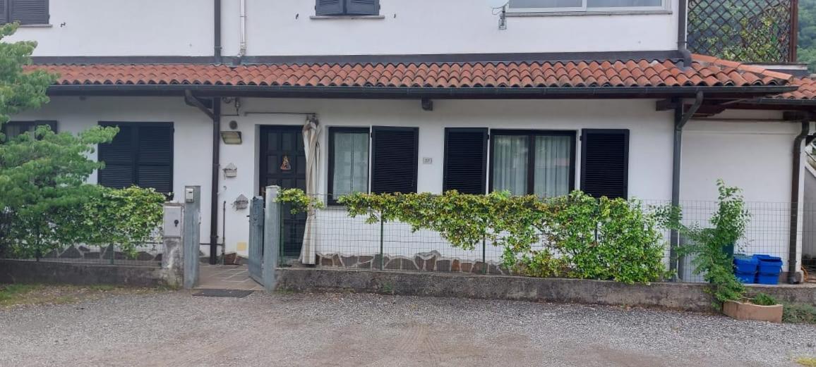 Hotel Il Canneto Porto Ceresio Bilik gambar