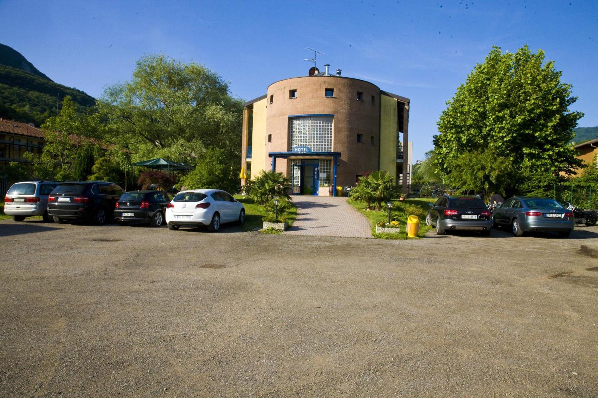 Hotel Il Canneto Porto Ceresio Luaran gambar