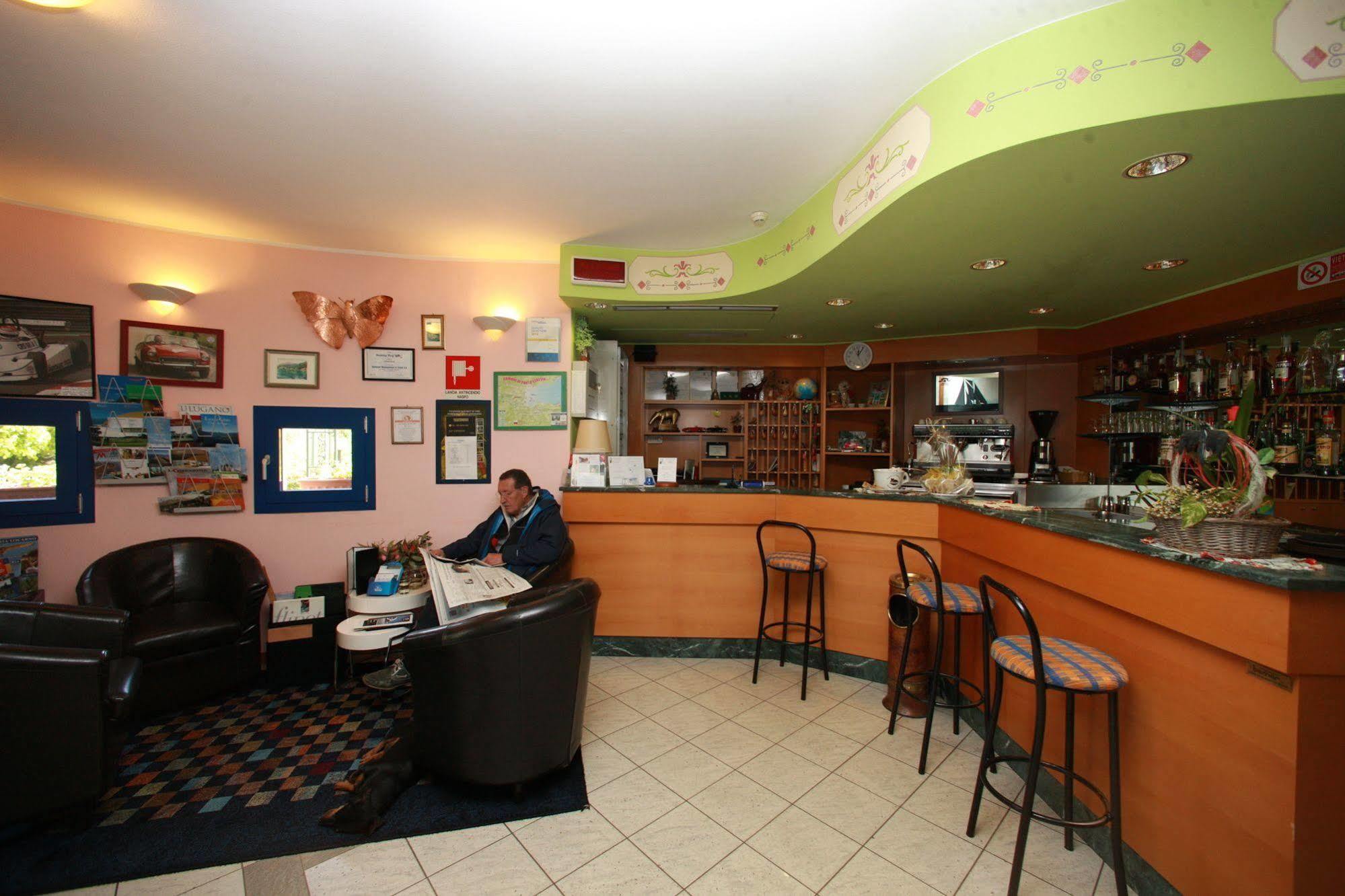 Hotel Il Canneto Porto Ceresio Luaran gambar