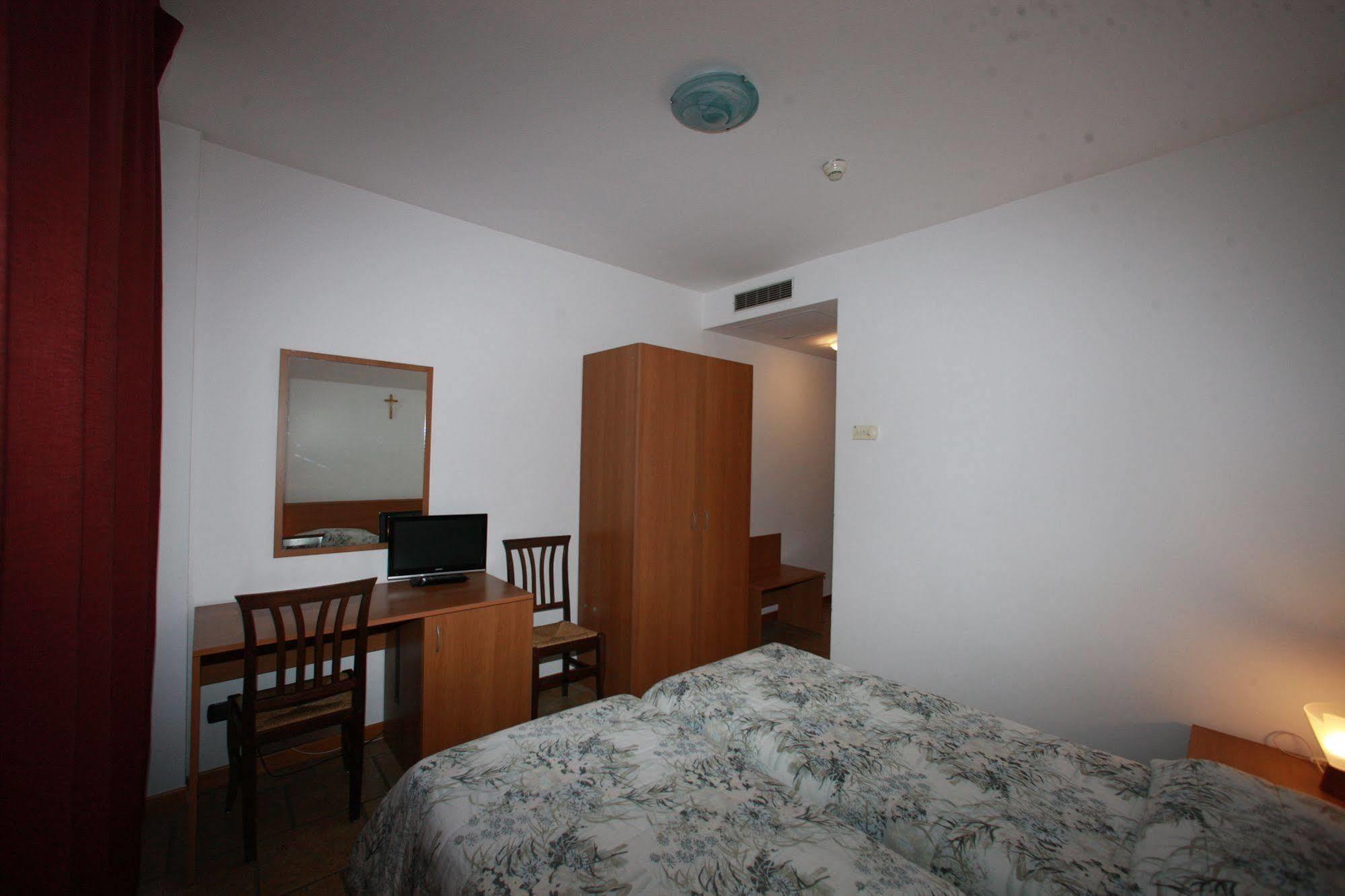 Hotel Il Canneto Porto Ceresio Luaran gambar
