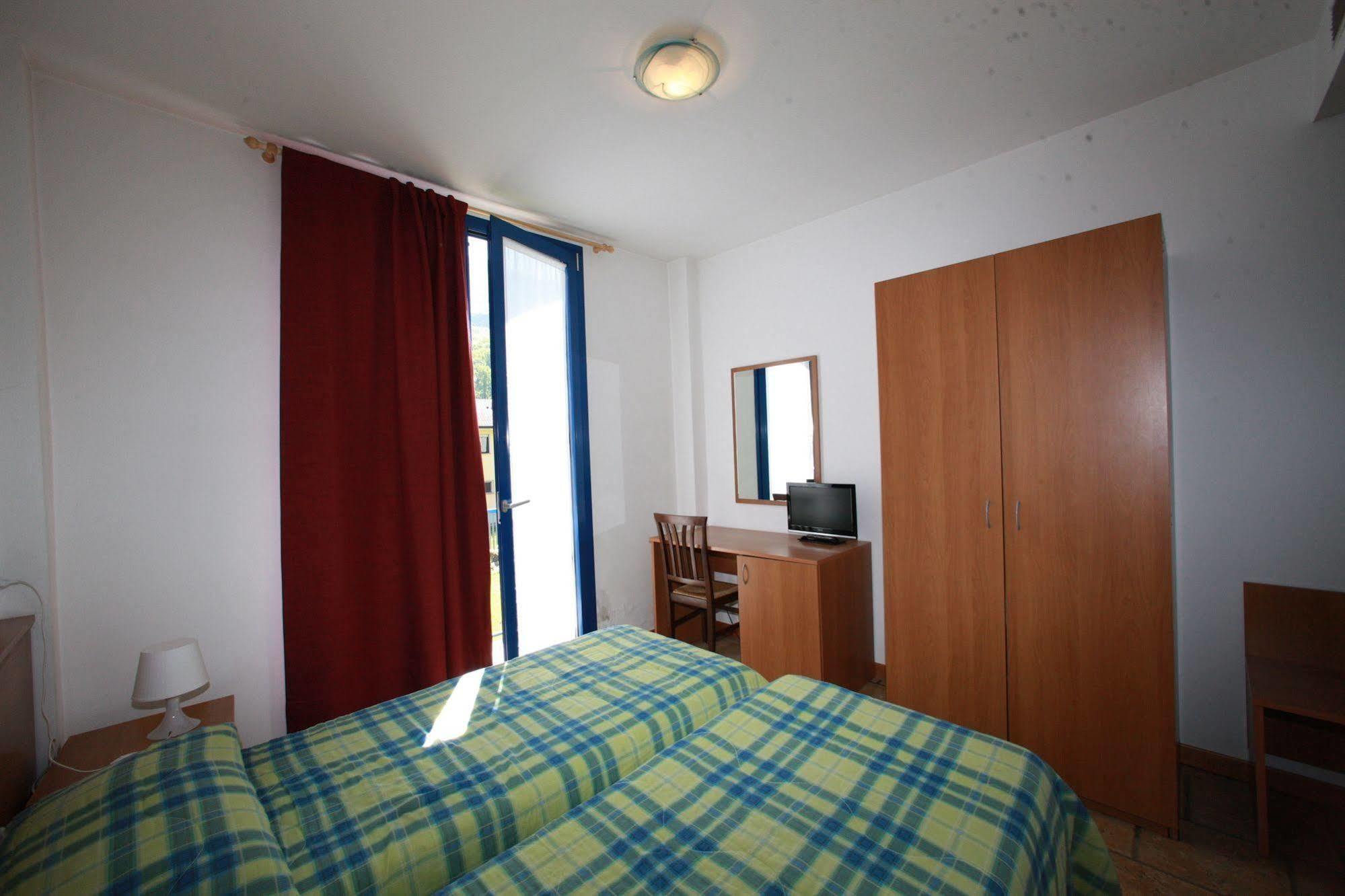 Hotel Il Canneto Porto Ceresio Luaran gambar